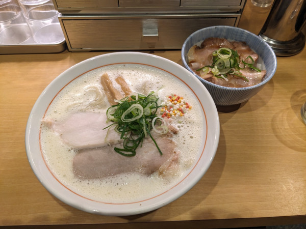 「ランチセット(濃厚鶏そば＋チャーシュー丼)　1200円」@濃厚鶏そば 葵の写真