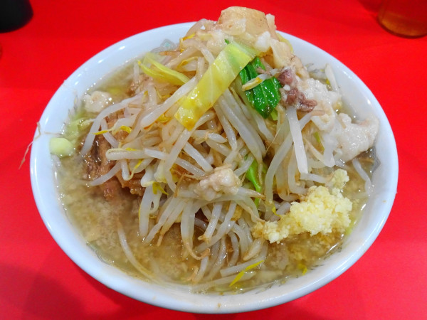 「小ラーメン（750円）全部」@ラーメン二郎 朝倉街道駅前店の写真