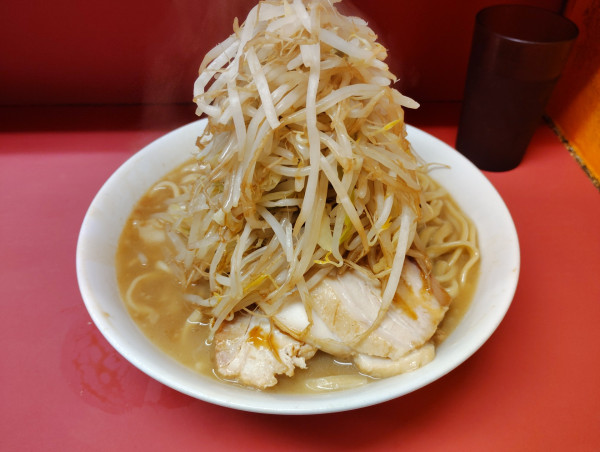 「小ラーメン豚入り １２００円」@ラーメン二郎 ひばりヶ丘駅前店の写真