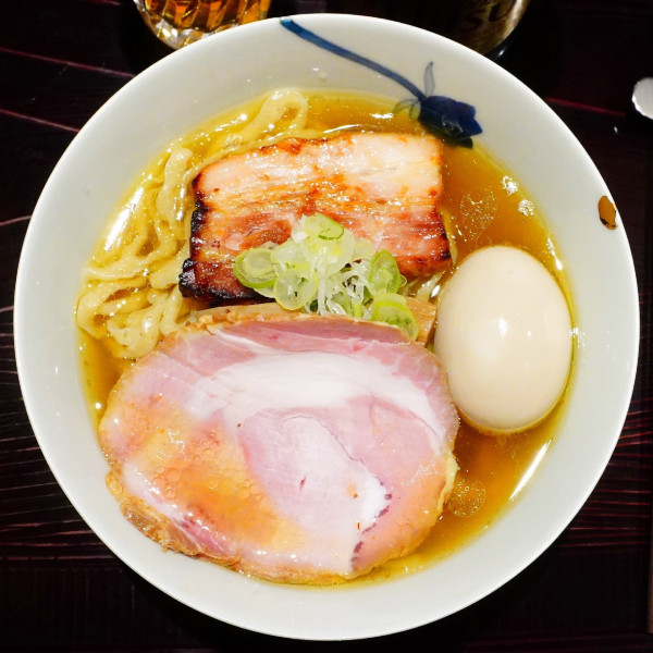 「塩（中太手もみ麺）＋味玉＋エビスビール」@麺 みつヰの写真