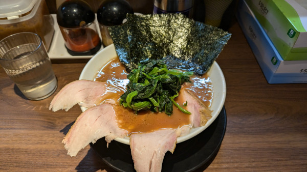 「チャーシューメン」@横浜家系らーめん 輝道家 水道橋駅前店の写真