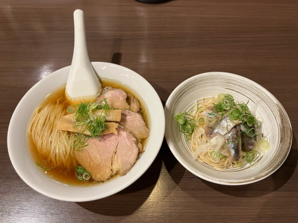 「いわしそば+名古屋コーチンの炙り肉中華そば  麺硬め」@寿製麺よしかわ 坂戸店の写真