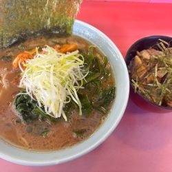 キムチワカメラーメン　ミニチャーシュー丼