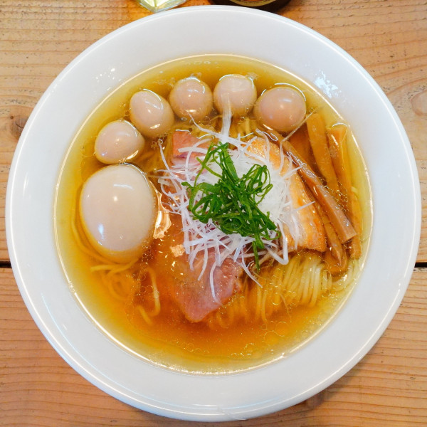 「味玉鶏ソバ潮＋うずらの味玉＋サッポロラガービール」@The Noodles & Saloon Kiriyaの写真