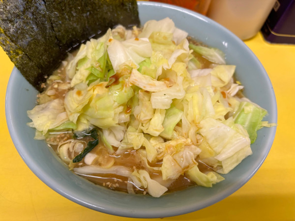「キャベツラーメンかためこいめ」@ラーメン 大黒家 生麦本店の写真