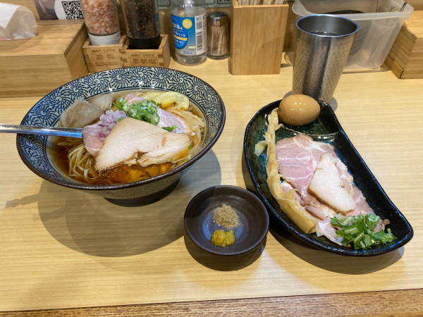 「特製冷製中華そば」@地鶏と蟹 中華そば 榊の写真