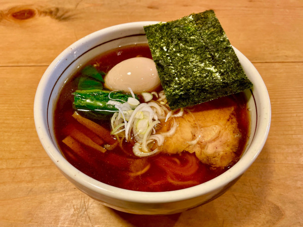 「醤油らーめん 味付玉子」@らーめん たきたろうの写真