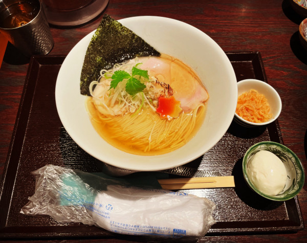 「真鯛清湯そば＋塩煮卵＋白茶漬」@週末麺処 らくらひとしなの写真