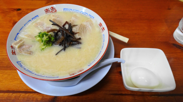 「チャーシューメン（1300円）＋半熟ゆでたまご＋カレー味替玉」@博多元気一杯‼︎の写真
