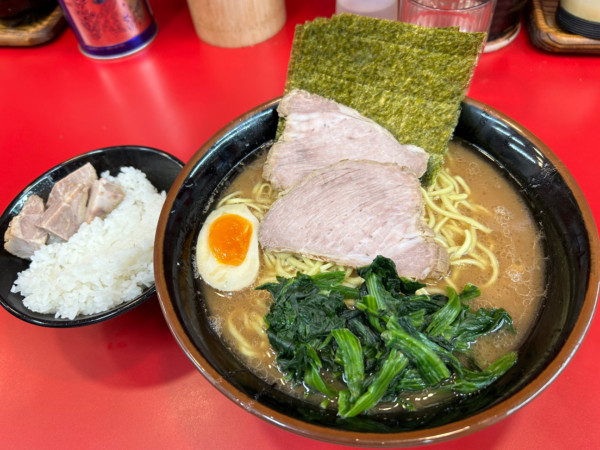 「特選ラーメン大　ライス」@横浜ラーメン 山本家の写真