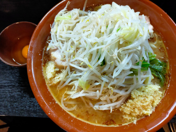 「【限定】海老蕎麦1400円(大150円)生卵70円生姜50円」@豚星。の写真