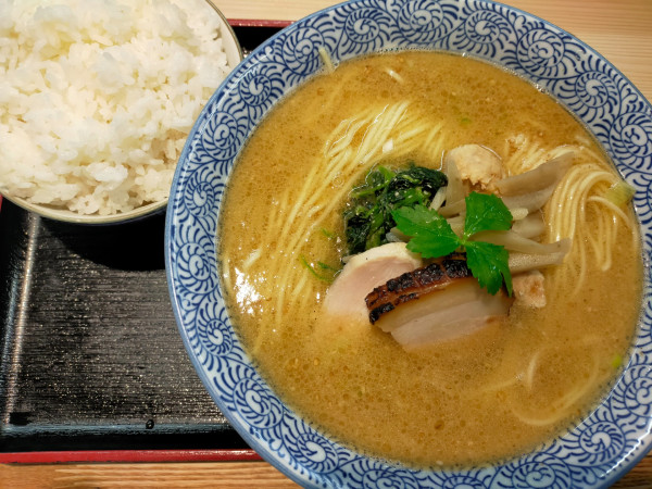 「和みらーめん(塩)900円(大盛100円)白飯(大)200円」@らー麺土俵 鶴嶺峰の写真