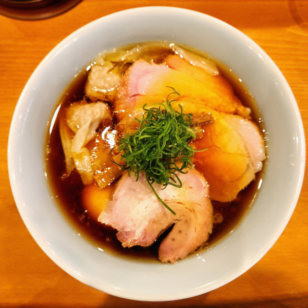 「特製中華そば(太麺)」@中華そば しば田の写真