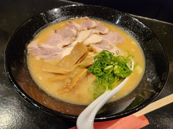 「こってり天下下品ラーメン」@天下下品 このぶたぶた野郎食堂の写真