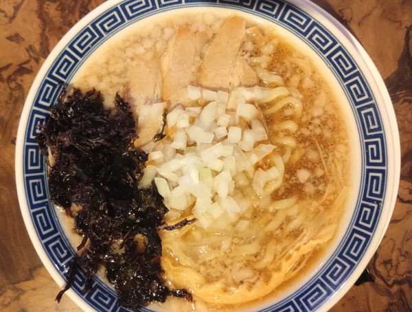 「背脂中華黒海苔」@新潟発祥 なおじ 有楽町店の写真