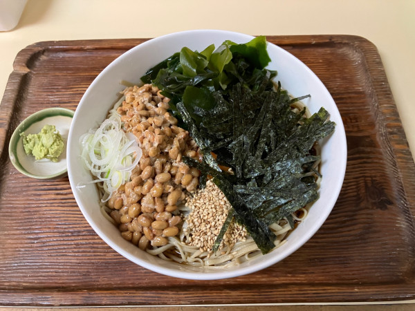 「冷やし納豆そば大盛り」@やぶ千の写真