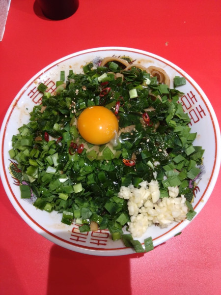 「ニラまぜそば（ニンニクアブラスクナメ）」@BUTAKIN 御茶ノ水店の写真