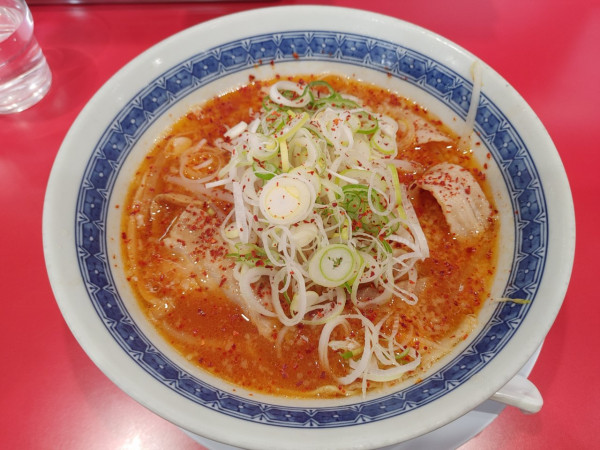 「赤ラーメン」@中華飯麺 万両力石の写真
