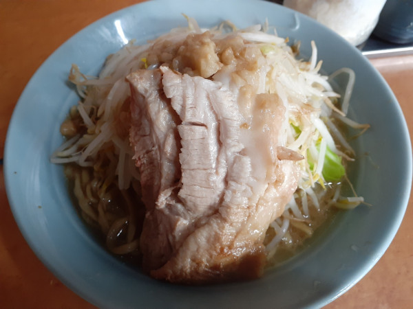 「ラーメン、中盛」@立川マシマシ ロイヤルスープの写真