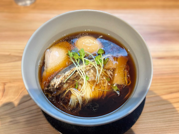 「味玉煮干しそば(黒) 1100円」@中華そば シバへーの写真