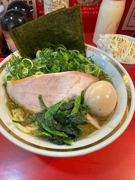 「特製ラーメン」@横濱ラーメン 裏野中家 西川口店の写真