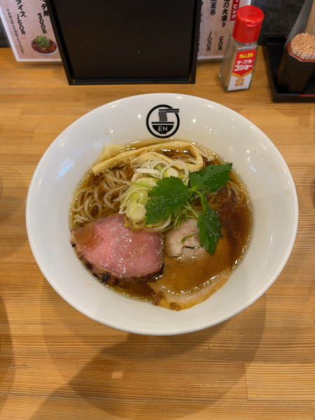 「貝出汁ラーメン醤油（800円）」@麺屋 縁の写真