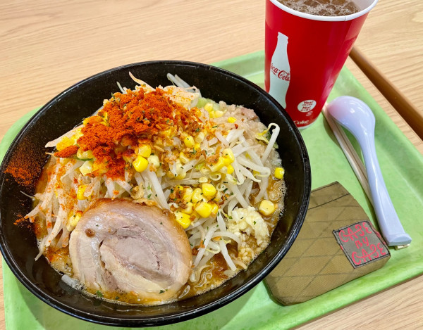 「ガリバタコーン味噌ラーメン＋烏龍茶」@ジャンクガレッジ イオンレイクタウンmori店の写真