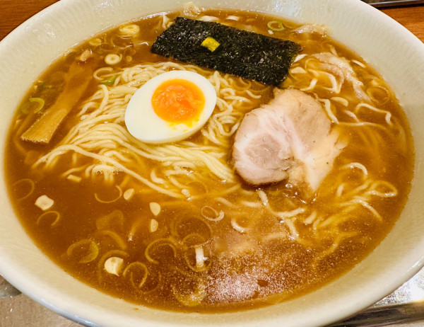 「ワンタン麺(大)【1350円】」@昭島 大勝軒の写真