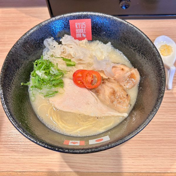 鶏白湯ラーメン塩(900円)