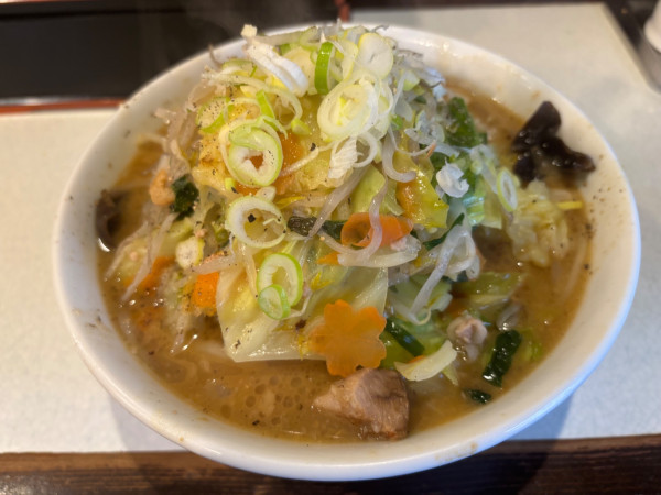 「みそたんめん+100円札幌風」@麺処 まるよし商店の写真