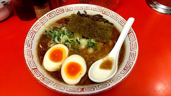 「長浜らーめん(800円)+味玉(100円)」@長浜らーめんの写真