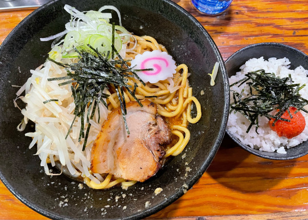「油そば　ランチ明太子ご飯」@らあ麺 やったる 新宿店の写真