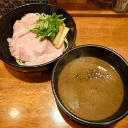 魚節つけ麺(半麺、900円)