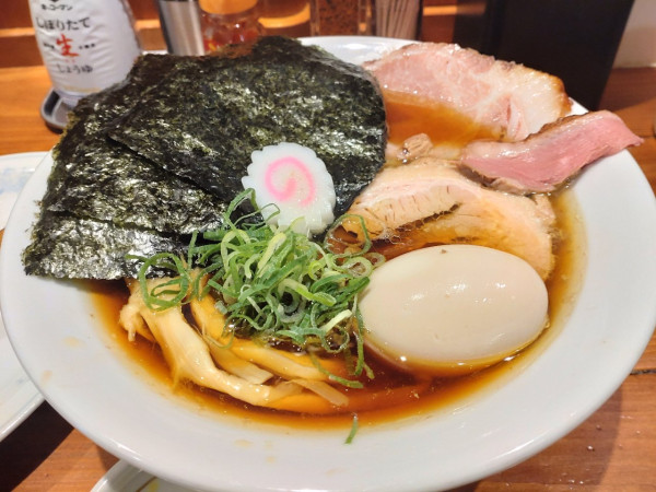 「特製中華そば大盛＋ギョウザ」@麺屋 真心の写真