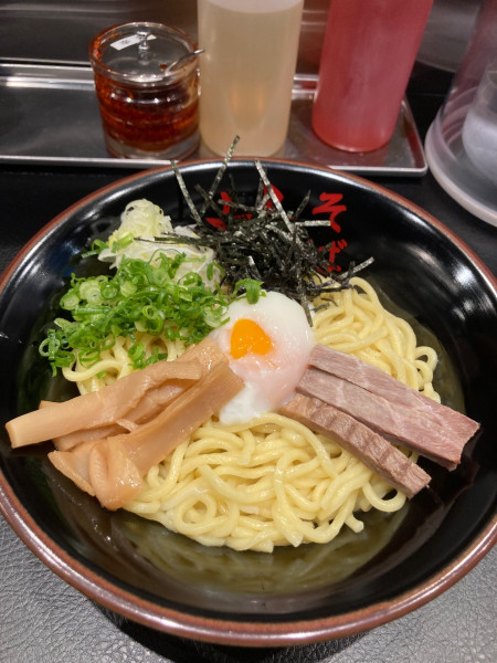 「油そば・半熟たまご・マヨネーズ（１０３０円）」@東京油組総本店 神戸元町組の写真