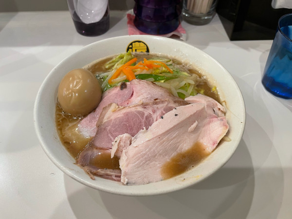 「濃菜麺 + 味玉」@濃菜麺 井の庄 荻窪店の写真