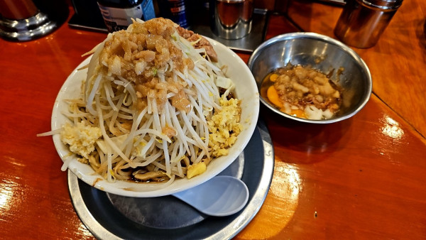 「大ラーメンとあぶねぎたま」@麺屋穴場の写真