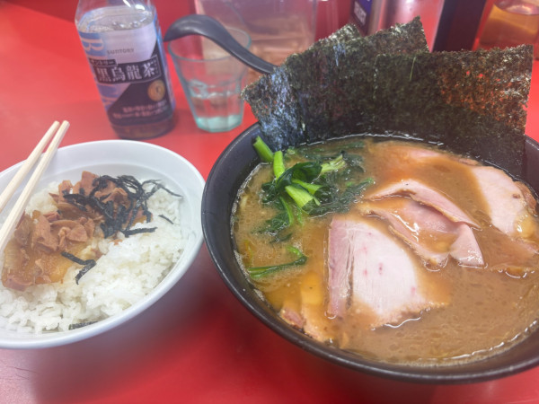 「チャーシュー麺、まぶしライス」@ラーメン杉田家の写真