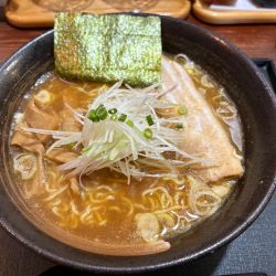大盛中華そば　縮れ麺
