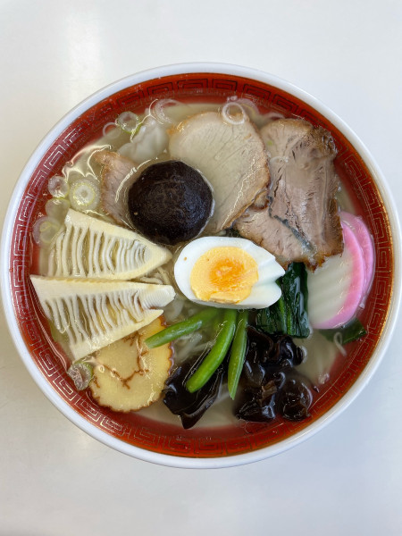 「五目ワンタンメン」@味世屋食堂の写真