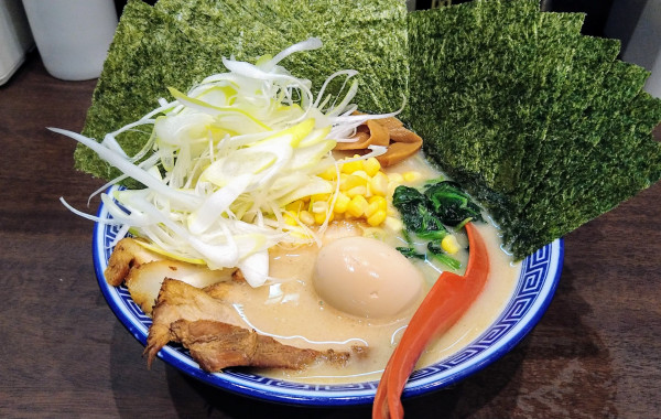 「【限定】得焦がし味噌ラーメン(味濃いめ･麺硬め)+海苔」@麺屋 めんりゅうの写真