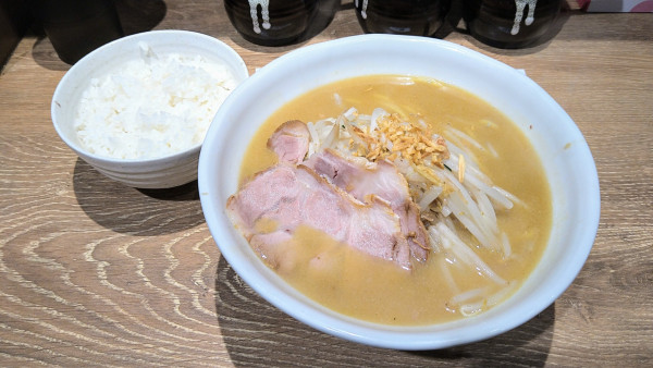 「味噌カレーラーメン＋ライス(サービス)」@花木流味噌  藤沢店の写真