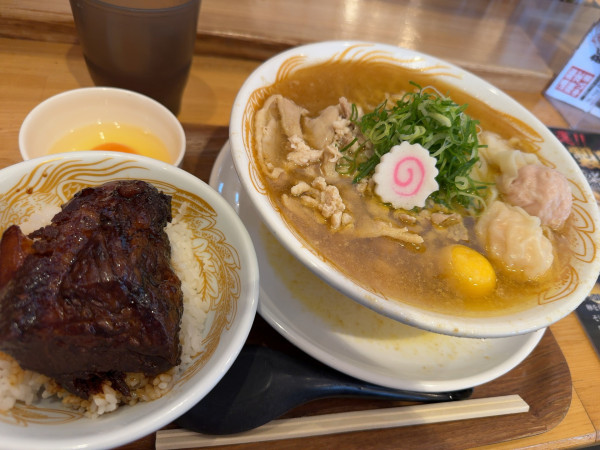 「金の鶏中華ワンタン＋ミニとろチャ丼」@新旬屋 本店の写真