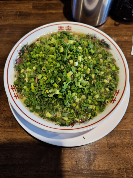 「豚骨ラーメン(バリカタ)+ネギ+チャーシュー+替玉2回」@ラーメン池田の写真