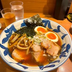 醤油ラーメン全部乗せ