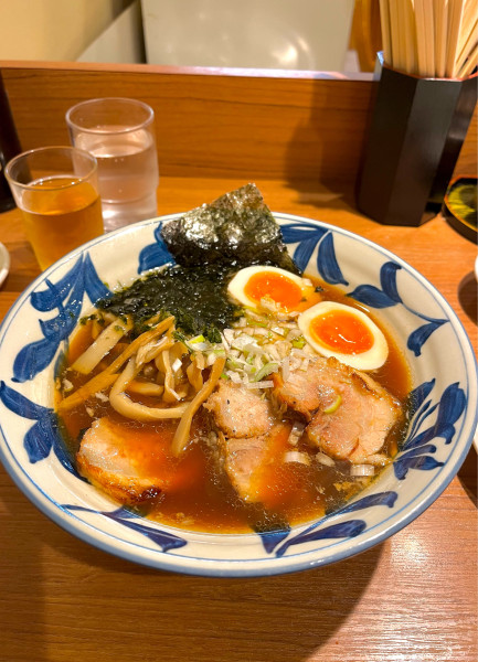 「醤油ラーメン全部乗せ」@らーめん勇の写真