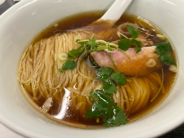 「醤油らぁ麺」@Ramen FeeLの写真