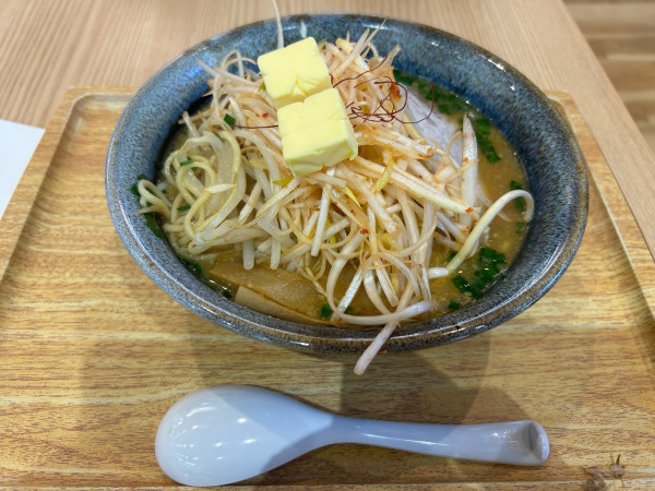 「【期間限定】辛ネギ龍神みそラーメン1060円、バター140円」@活龍 道の駅かさま店の写真