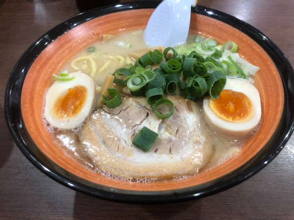 「豚骨塩」@ラーメン&居酒屋 無極 本蓮沼店の写真