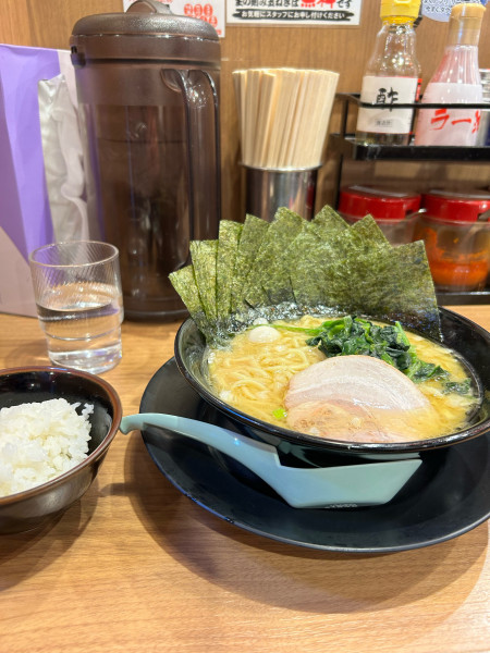 「ラーメン　880円」@町田商店 川崎駅西口店の写真